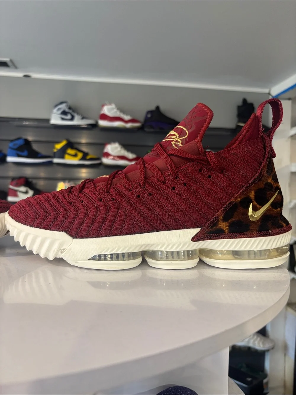 Nike LeBron ’16’ King Mens Size 12